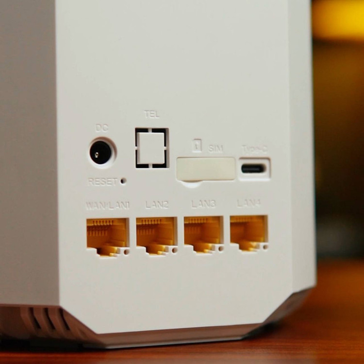 مودم رومیزی 5G زد ال تی مدل ZLT X28 با پشتیبانی شبکه 3G/4G/5G، استاندارد بیسیم 802.11ax، اتصال دوگانه بیسیم و با سیم، پنل سوپرادمین، حداکثر پشتیبانی 64 کاربر