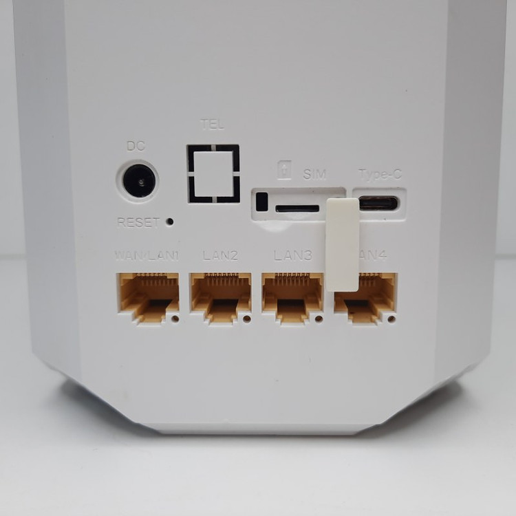 مودم 5G رومیزی ZLT X28 با پشتیبانی از همه سیمکارتهای ایران، وایفای 6، سرعت دانلود 4 گیگابیت بر ثانیه، قابلیت تجمیع باند، پنل سوپر ادمین دائمی، اتصال USB Type-C و LAN