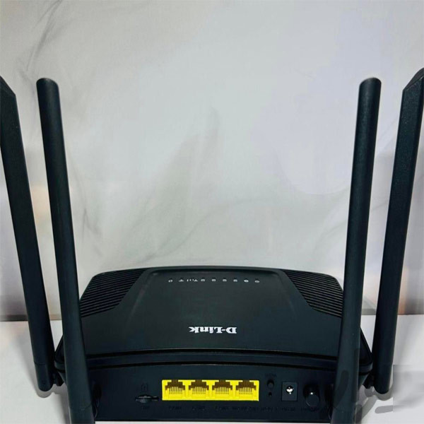 مودم روتر بیسیم 4G LTE دی-لینک مدل DWR-M920 با پشتیبانی از سیمکارت 3G/4G، سرعت تا 150 مگابیت بر ثانیه، پوشش کامل منزل با 4 آنتن خارجی، اتصال همزمان تا 32 کاربر و پورتهای LAN و WAN RJ-45