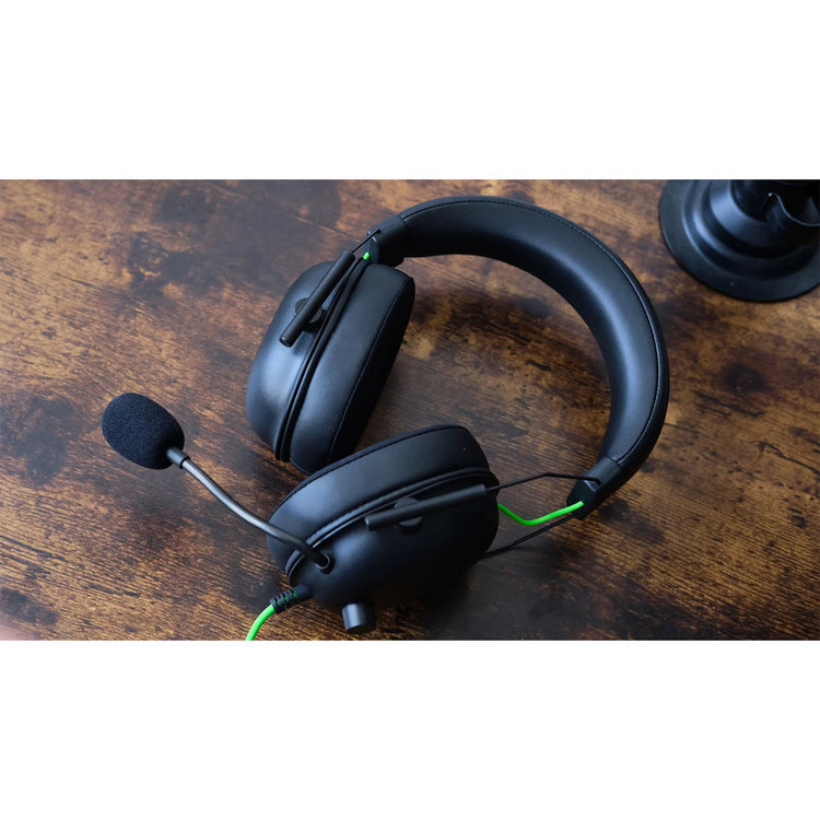 هدست گیمینگ ریزر مدل BlackShark V2 X با نویز کنسلینگ بدنه و نویز کنسلینگ میکروفون (ENC)، اتصال از طریق جک 3.5 میلیمتری، دارای صدای فراگیر 7.1 کاناله، دارای تکنولوژی صدای 360 درجه